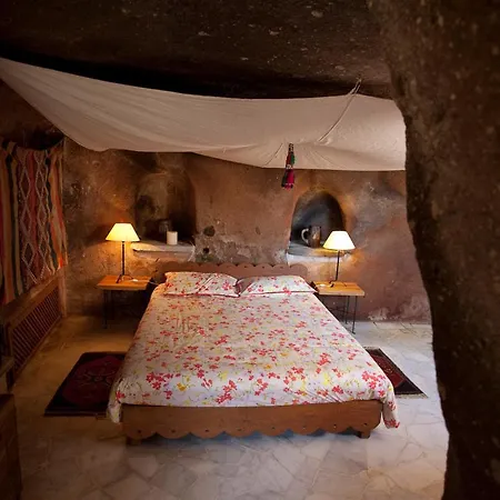 Les Maisons De Cappadoce Учисар