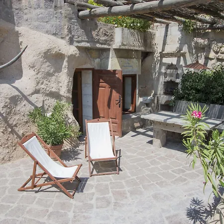 ليه مايزون دو كابادوس فندق