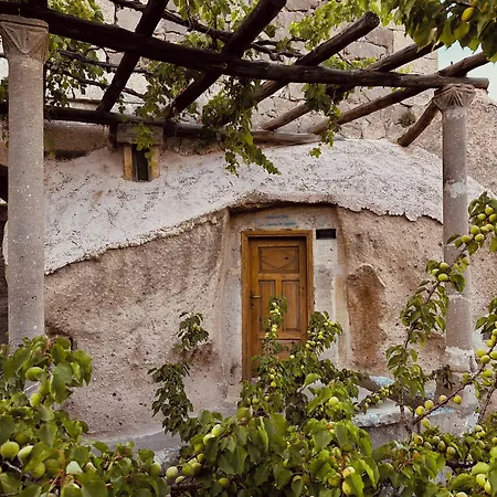 Les Maisons De Cappadoce Учисар